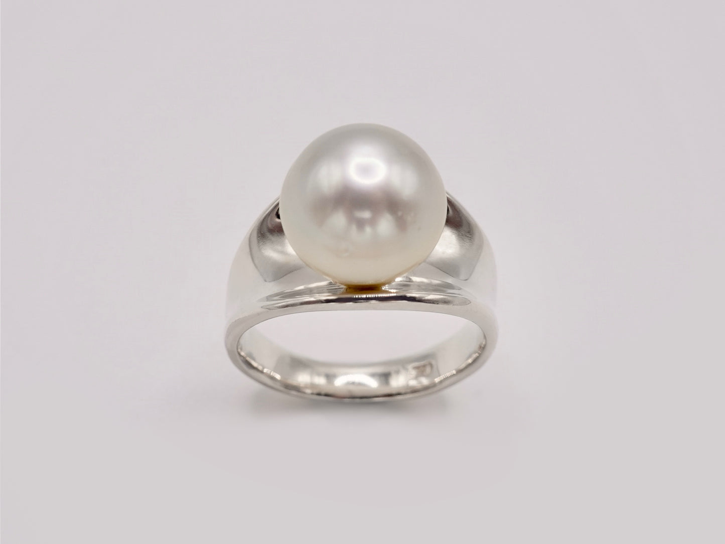 Wide Band Ring Silver - White Pearl